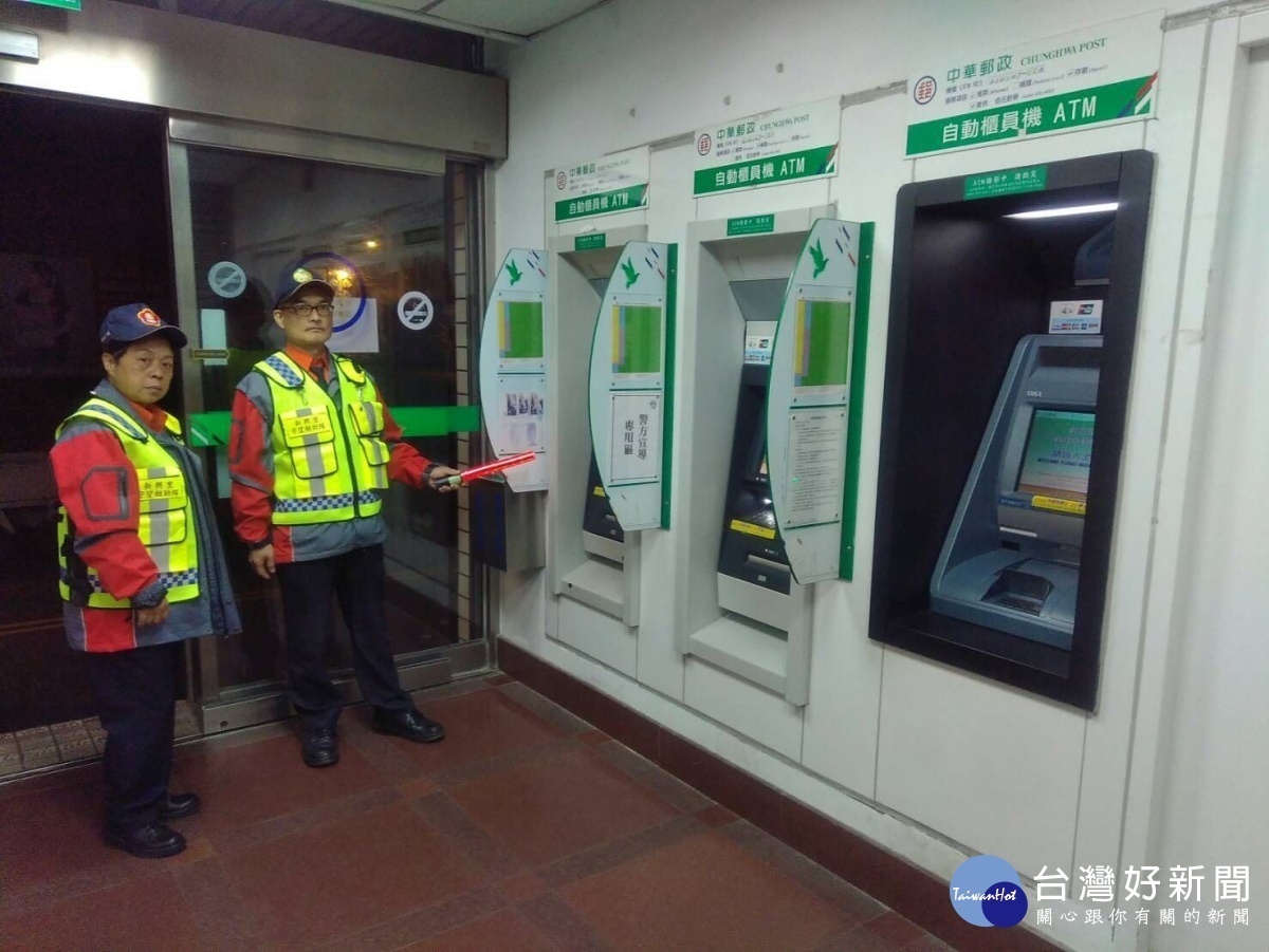 提高警民合作效能,蘆竹分局運用協勤民力加強防制詐騙提領案件勤務。