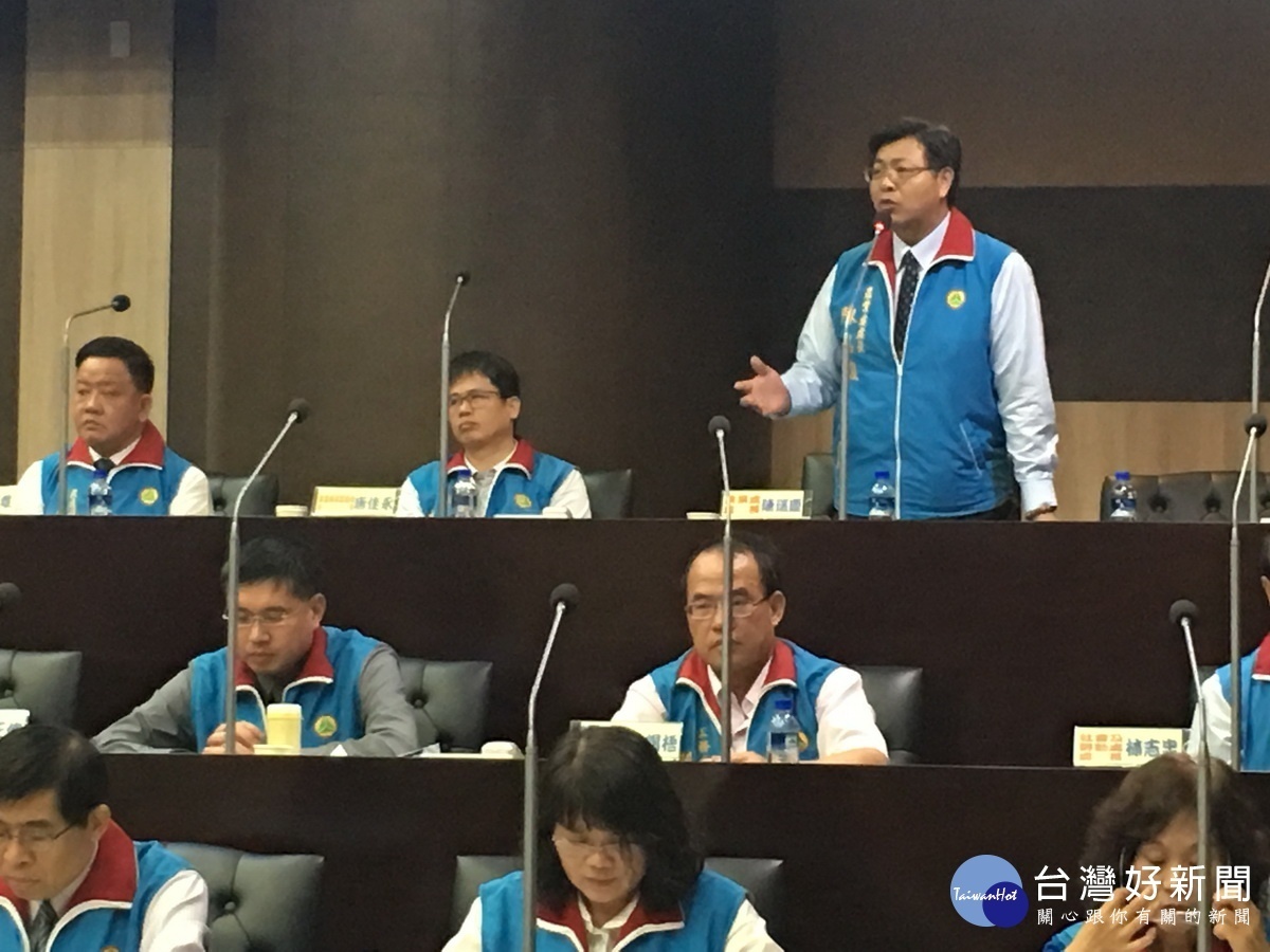 農業處長陳瑞慶說第一波防治已實施。(記者扶小萍攝)