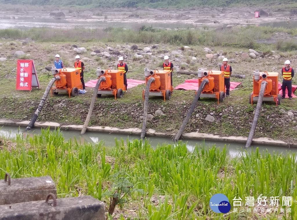 全民防衛動員暨災害防救民安五號演習,在石門水庫大漢溪大溪橋下演練時,極為逼真。