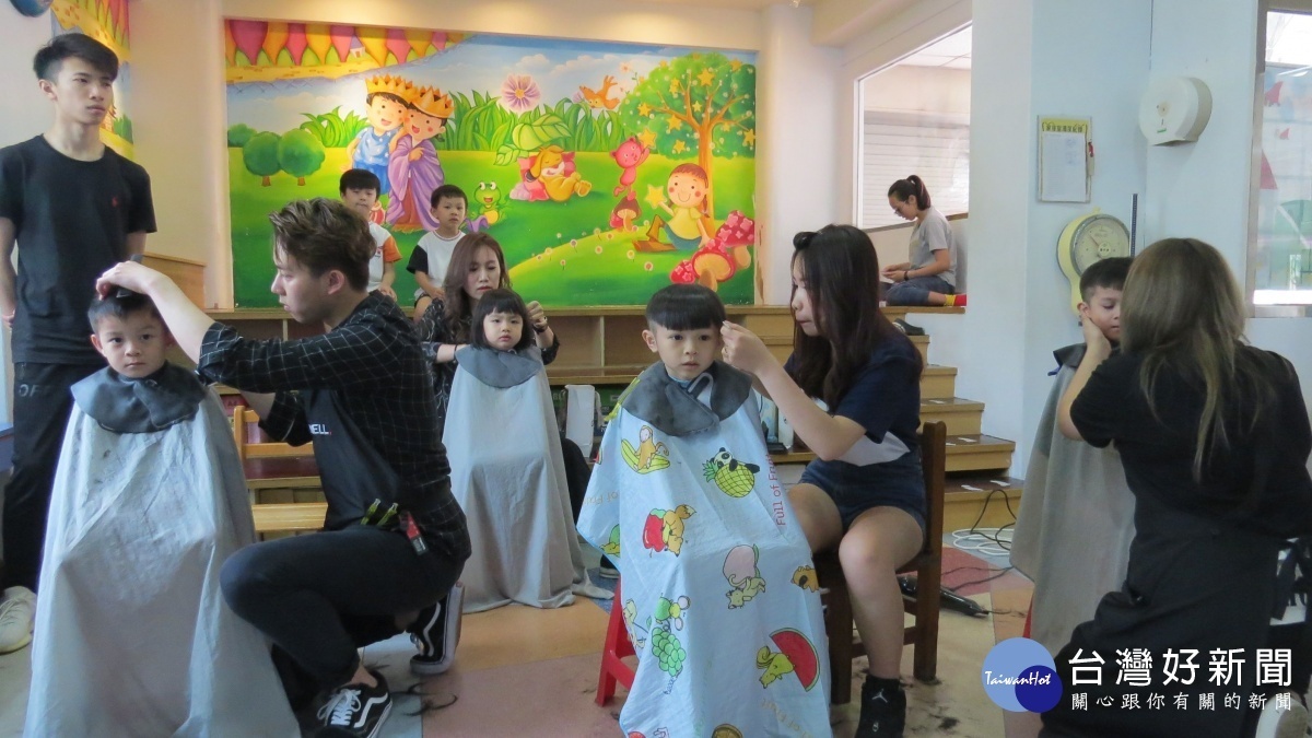 楊梅狄斯耐幼兒園、楊梅時尚CHlC髮藝團隊攜手舉辦義剪活動，深獲家長佳評。