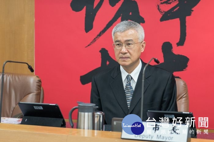 桃園市副市長李憲明表示,防疫是長期抗戰,希望大家持續為防疫工作努力