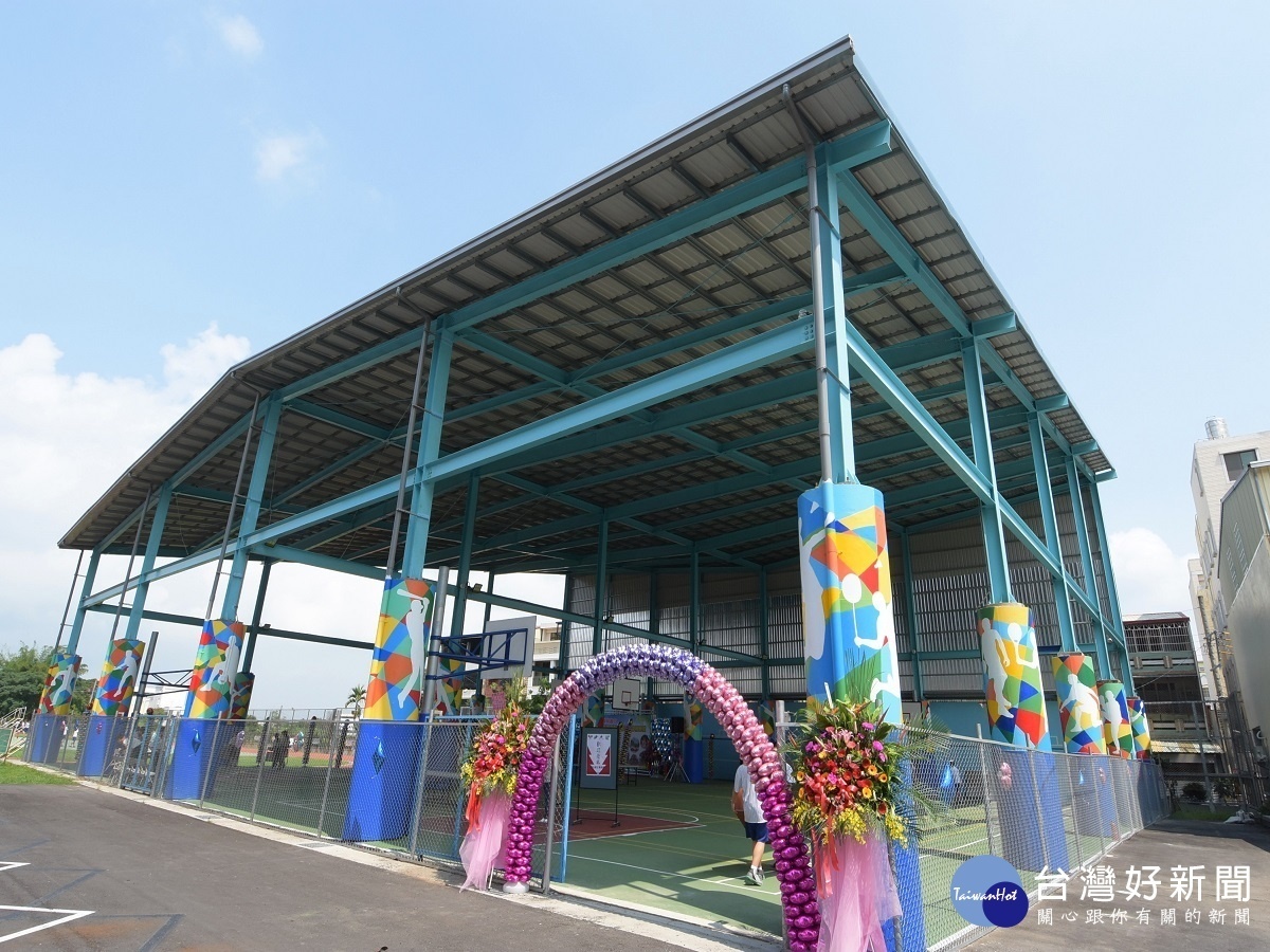推展運動風氣　員林「風雨球場」開放社區民眾休閒運動