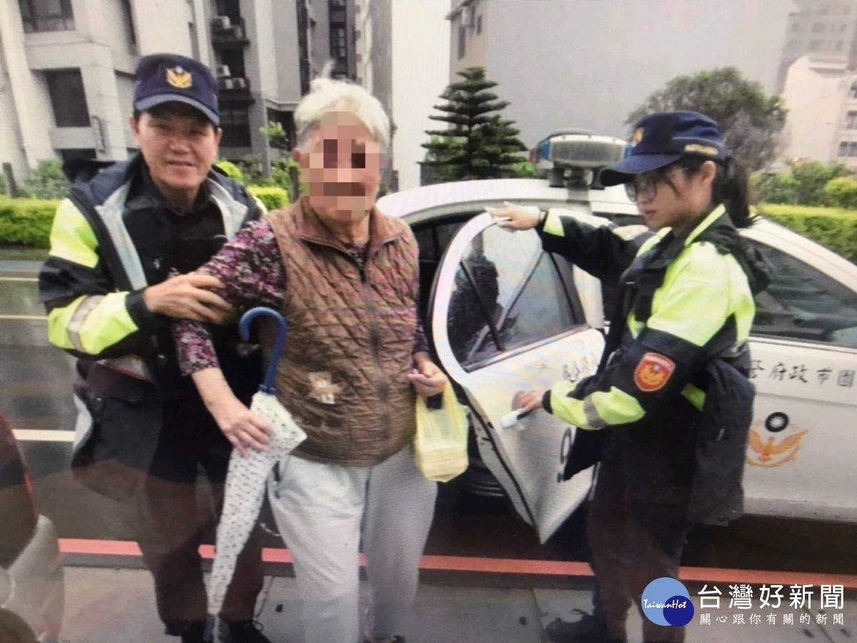 老婦人迷途　暖心警協助返家 台灣好新聞 第1張