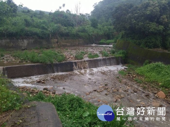 環保局派員前往牛欄河橋稽查