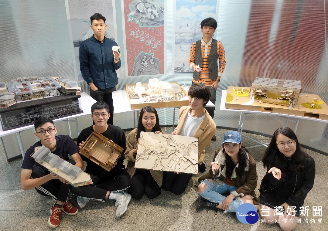 中原大學室設系第31屆畢業展「未半」即將在松山文創園區展出,學生緊鑼密鼓籌備中。