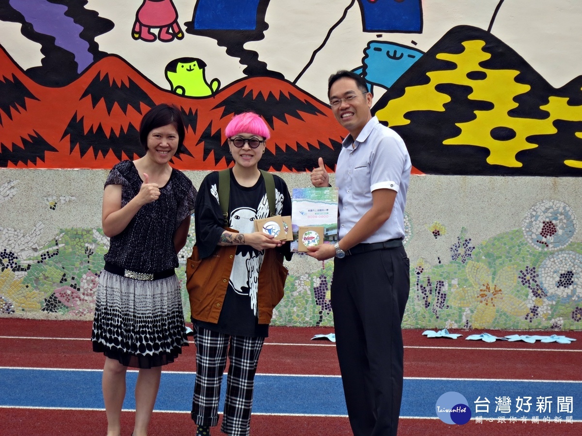香港藝術家Zoie Lam傳愛上湖 打造校園願景牆創造地景新亮點