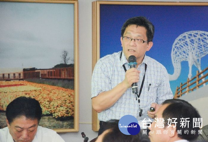 觀音區長洪清淵說明,觀音區透過居家式、社區式、機構式等長照服務,照護及關懷長者,讓老人照護更有尊嚴