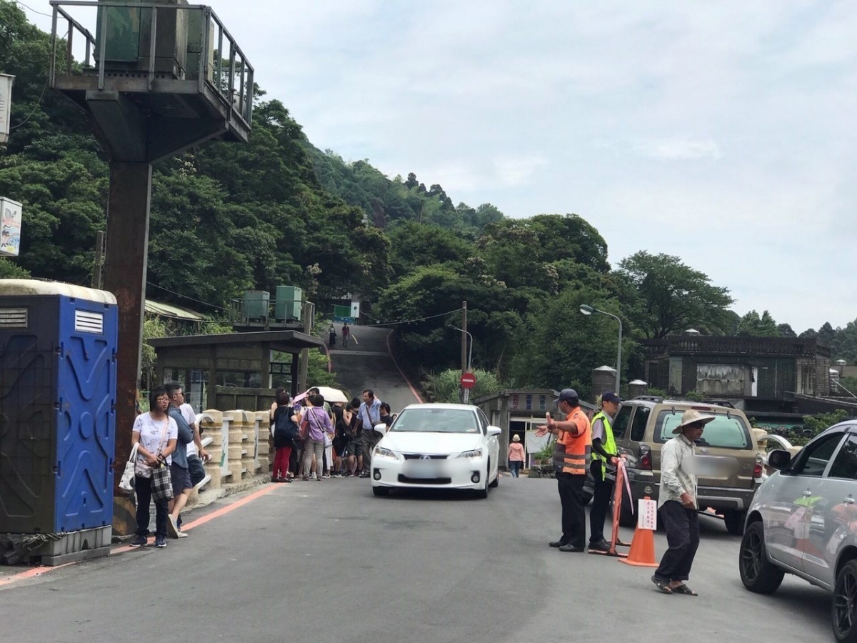 竹子湖疏導(圖/台北市警察局交通警察大隊提供)