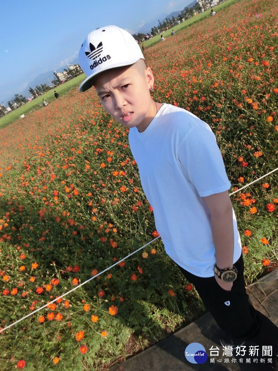 多數女同志會穿著寬鬆衣物來盡量讓自己外觀男性化。(圖/風華聯合整形診所提供)