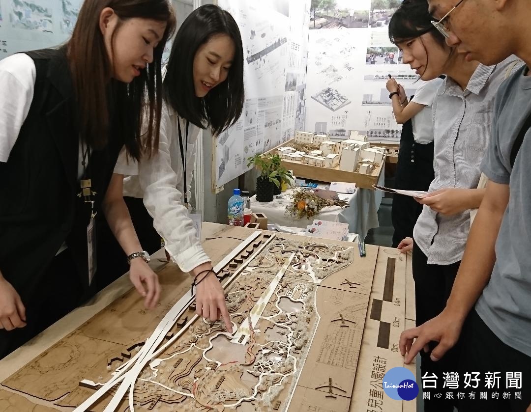 中原景觀系學生設計台北與松山機場釋出的綠地空間規劃,在全國景觀新秀展表現突出。