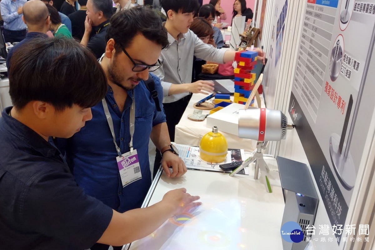 桃園市政府青年事務局攜手桃園30組新創團隊單位,參與Computex 創立的國際新創特展InnoVEX。