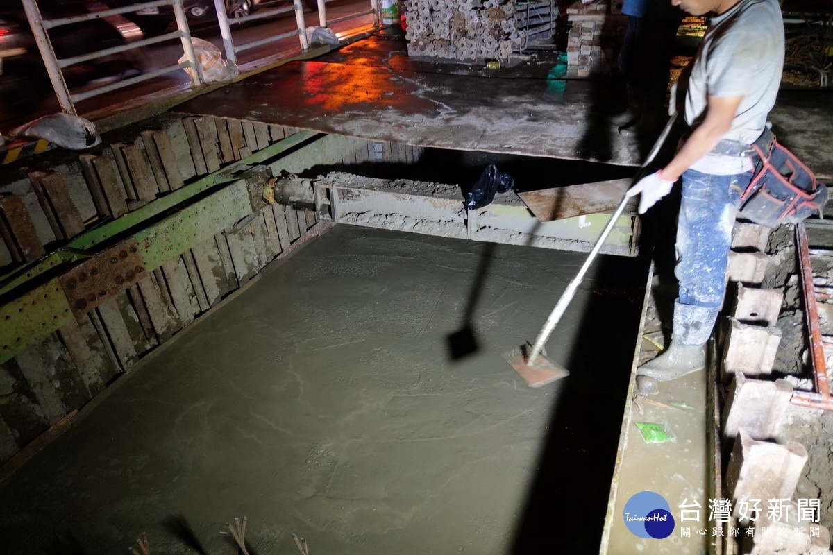 「桃林鐵路(山鶯路)雨水下水道工程」採取分流方式新建排水箱涵,經由荒廢閒置的桃林鐵路下方排入南崁溪。