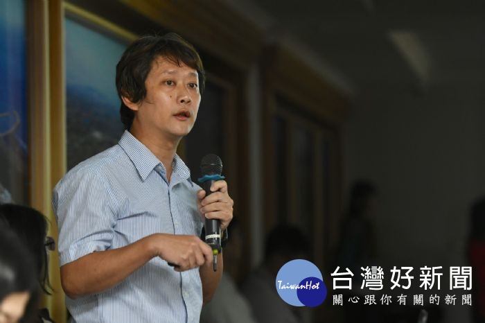 勞動局同仁進行專案報告