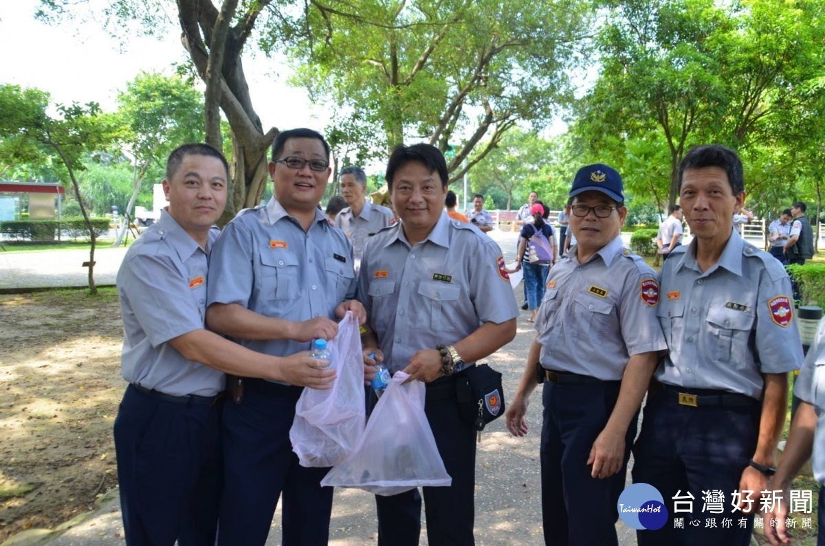八德分局與民防中隊擴大舉辦自然生態公園淨園活動