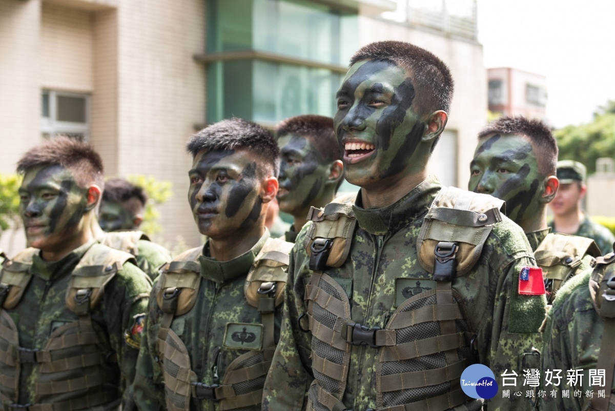 市長敬軍感謝國軍守護家園 贈慰問金並賀端節愉快