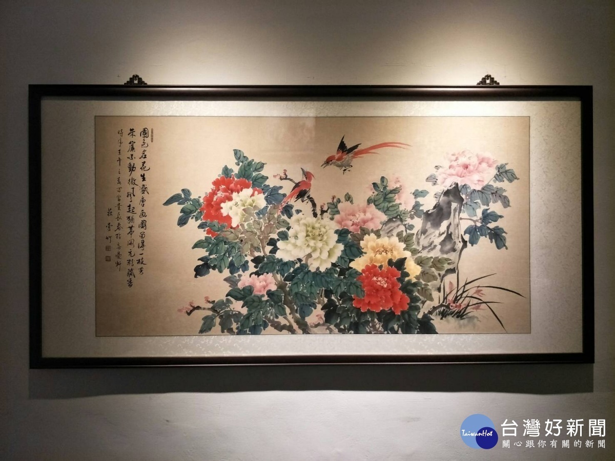 莊老師再以不同的筆觸畫了一幅「富貴白頭」贈給中壢警分局。