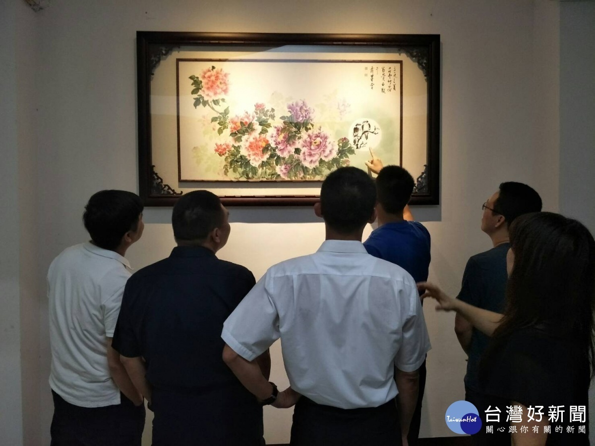 「富貴白頭」畫作，裱框後將會懸掛在分局供大家欣賞，增添分局的藝術氣息。