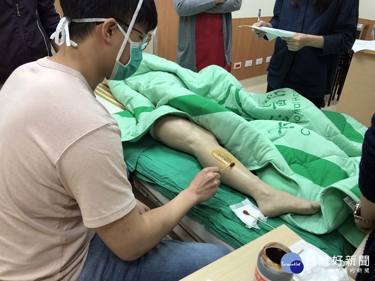 長庚大學「臨床技能與模擬中心」擁有高擬真的環境與設備,提供學子最專業、最具臨場感的學習場所