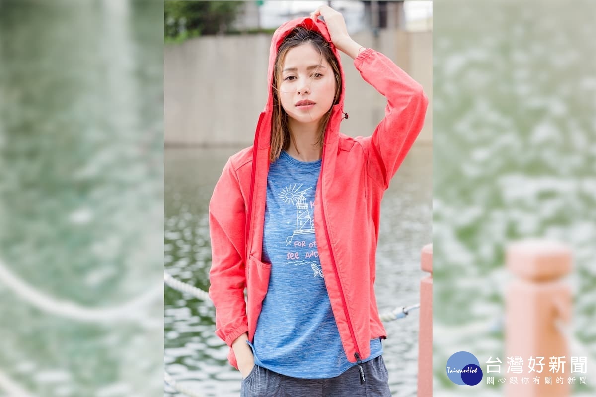 男女款定價$1,980起,銀灰、熱情紅、希臘藍提供,詳情請搜尋「三槍70th活動網頁」、「宜而爽粉絲團」,或親洽直營門市。