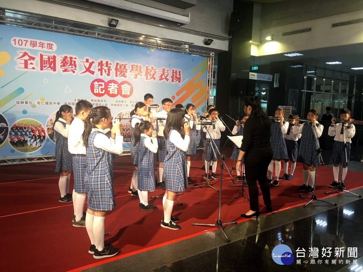 漳和國小口琴團隊經常應邀演出。(記者扶小萍攝)