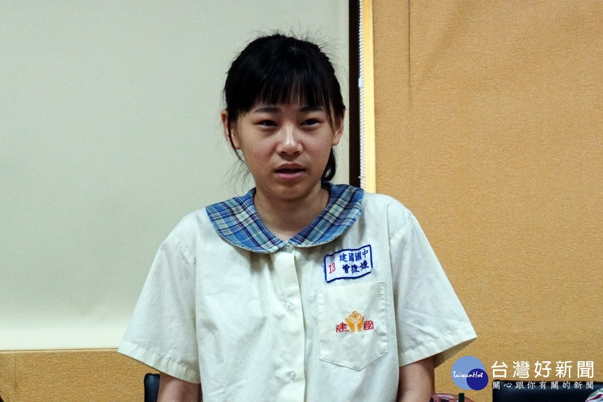 建國國中曾筱媛同學說出她改變性趣選擇就讀中壢家商流行服飾科。