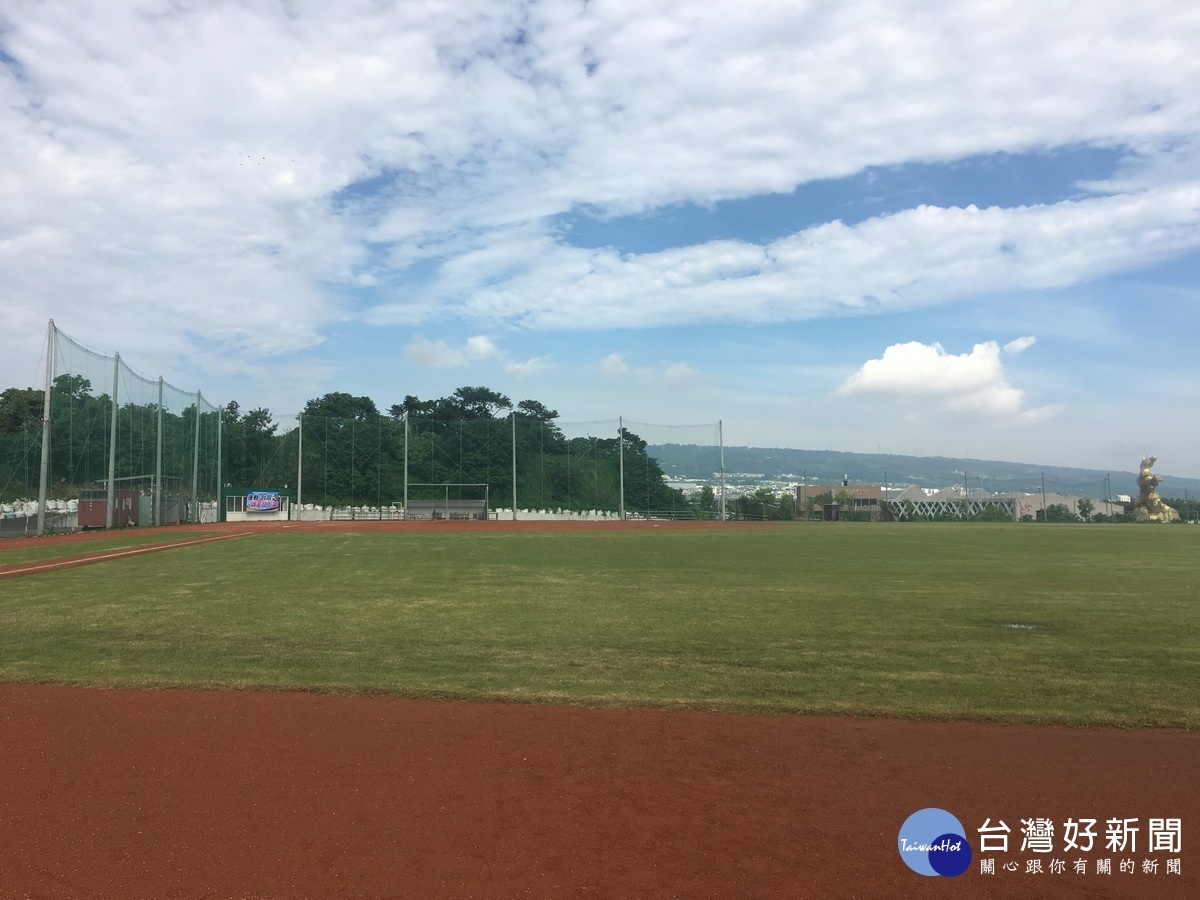 南投縣立棒球場被稱為郭董棒球場。(記者扶小萍攝)