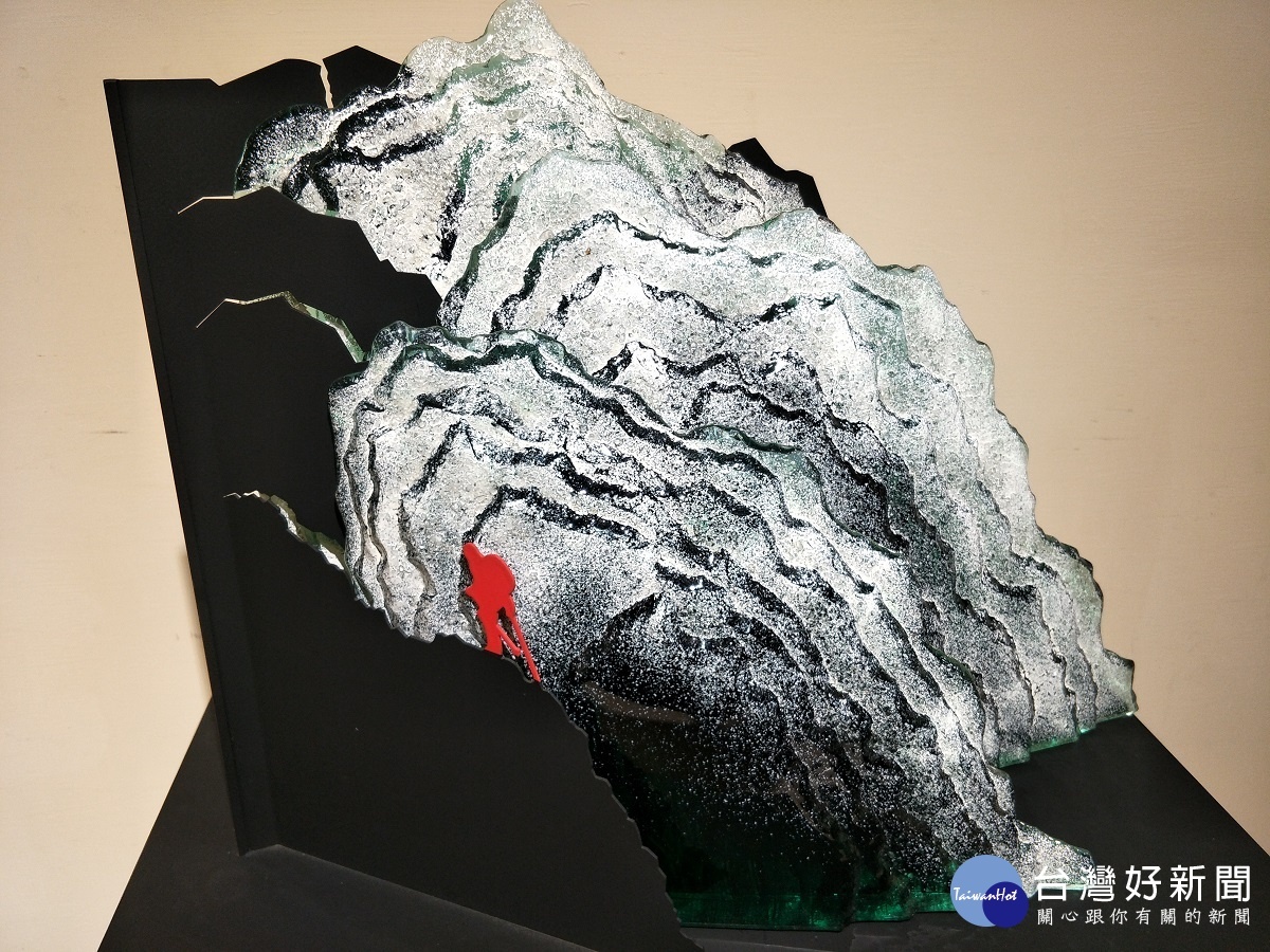 林芳仕琉璃創作展。圖/記者鄧富珍攝