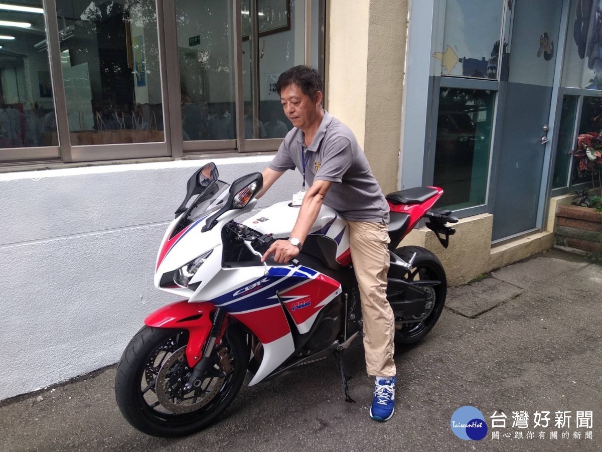 Honda捐贈的CBR1000 R超重型機車。