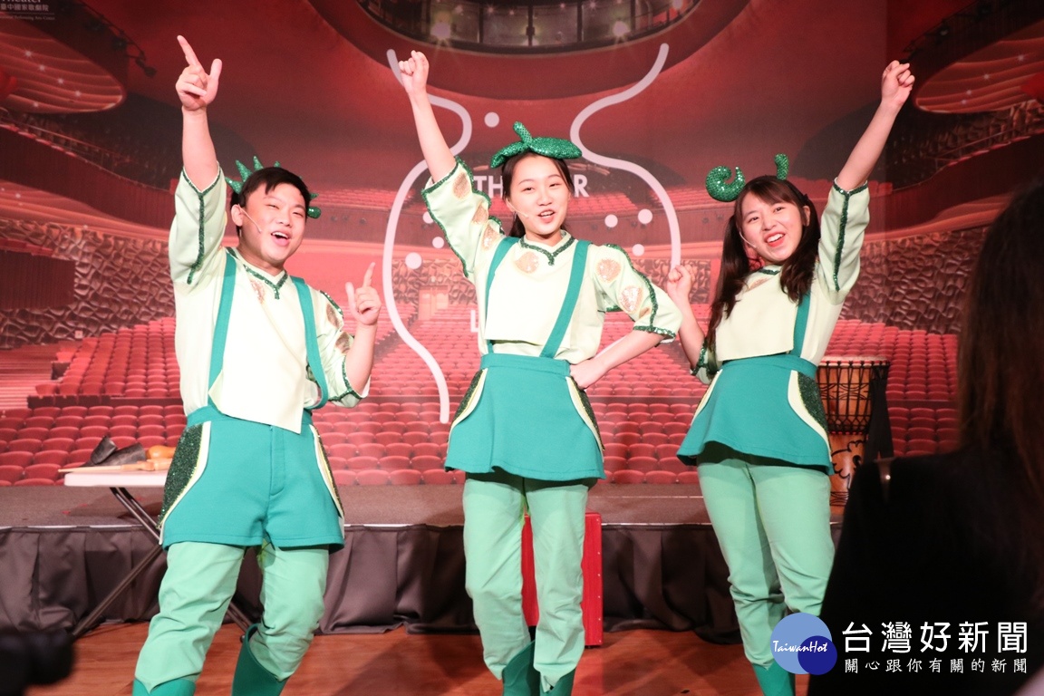 8/24、25日 登上中劇院演出的朱宗慶打擊樂團2《淘氣旅行箱》。（圖/台中國家歌劇院）