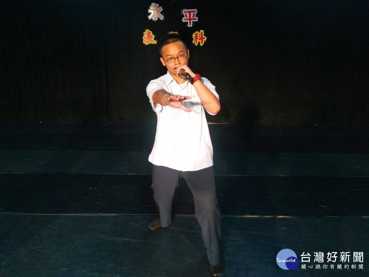 專長為beatbox的童祥鈞，今年透過獨招考取國立台灣藝術大學戲劇系。(圖／林鵬程攝)