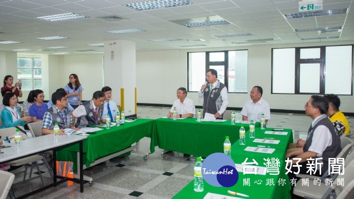 鄭市長希望中華郵政能夠多加協助，降低租金