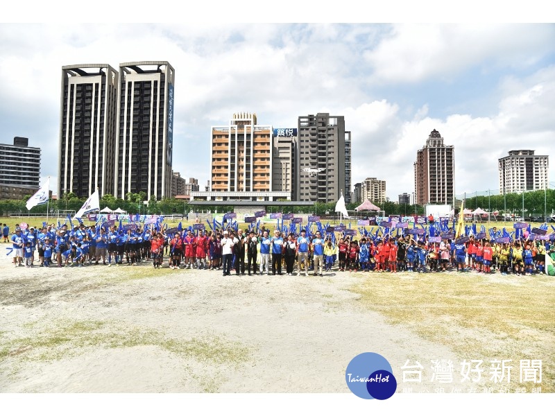 桃捷公司投入公益，關懷在地足球活動，於青埔足球場舉辦第二屆桃捷盃足球賽開幕儀式。