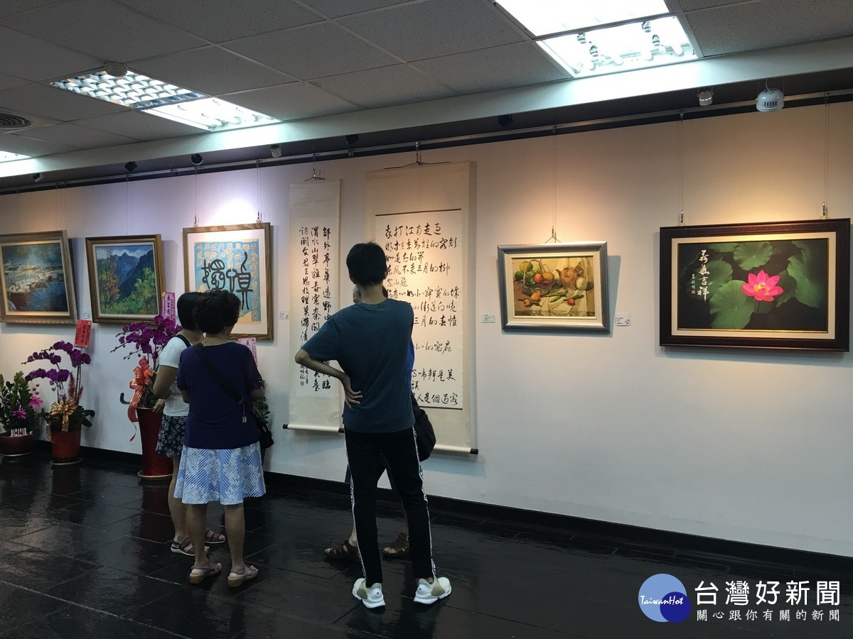 會場有不少民眾來參觀。(記者扶小萍攝)