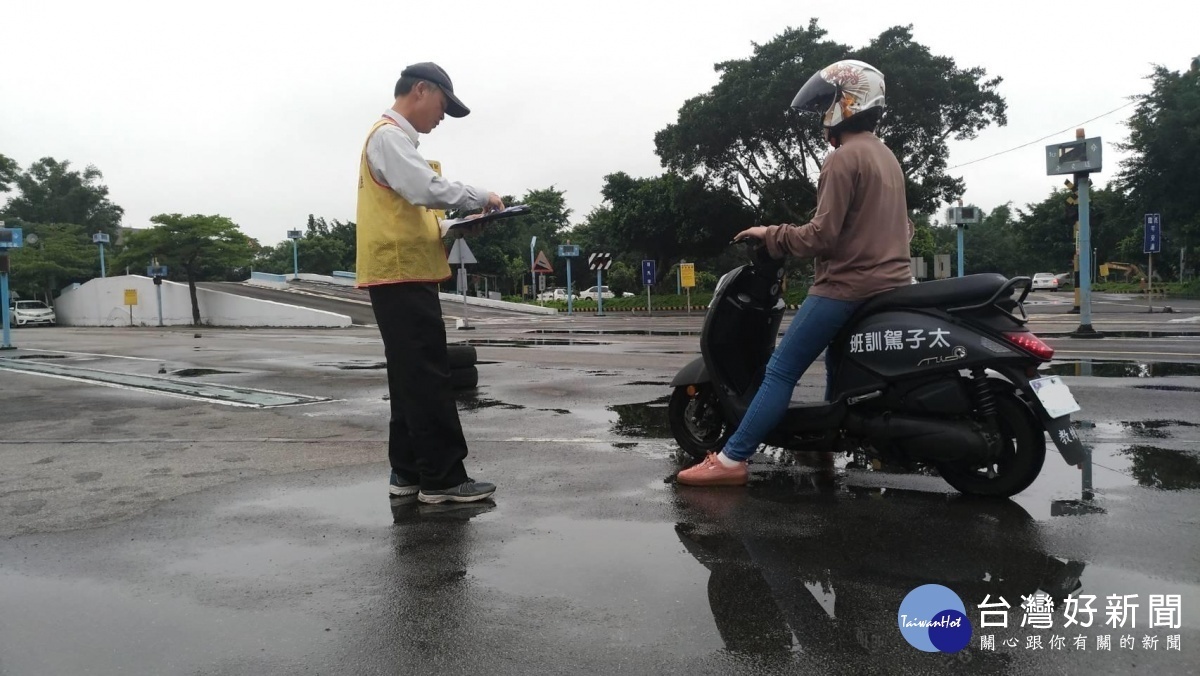 機車駕駛教育已經是國內交通安全立即須解決的問題。