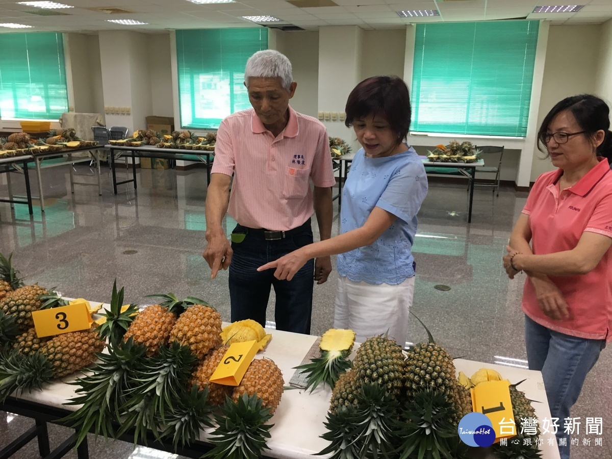 名間農會理事長林隆波與總幹事蔡素秋也在場關心。（記者扶小萍攝）