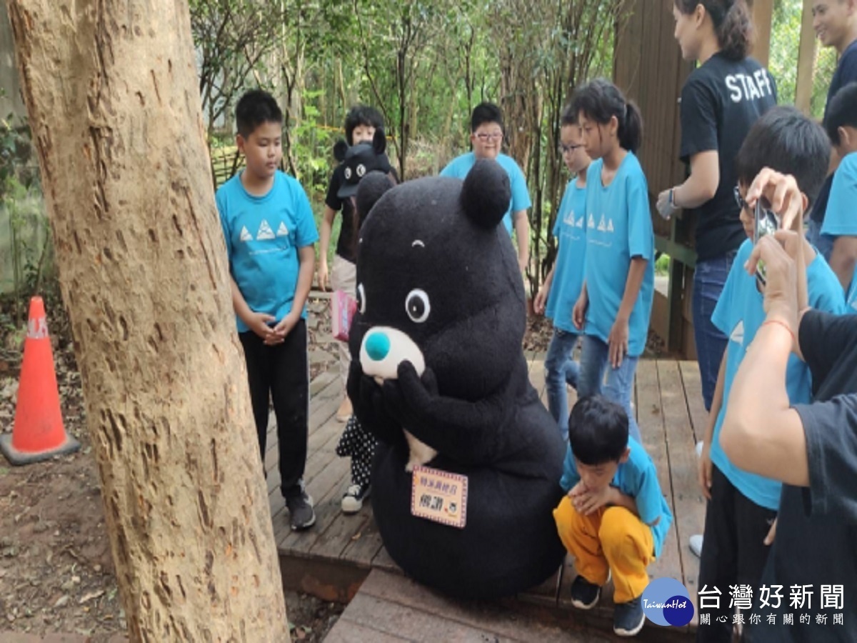 文德國小長期推展環境、生態教育　校園上百隻獨角仙出没