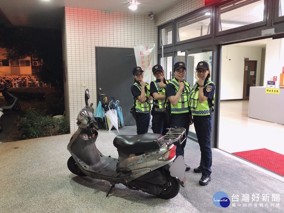 警大實習生李岳真笑說,能見到車主愛車失而復得的笑容,很有成就感。