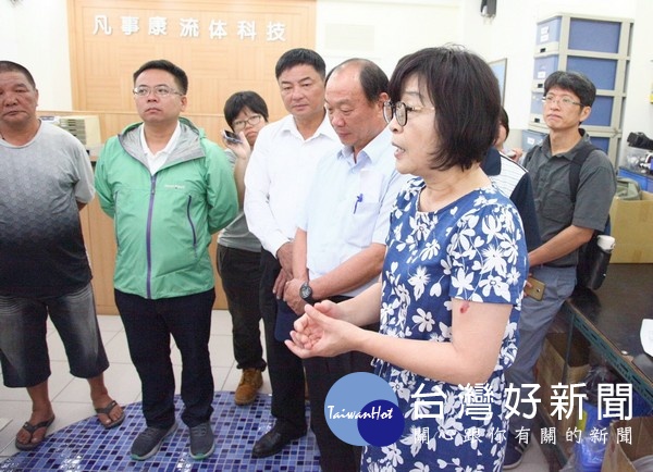 立委蘇治芬邀請農委會農田水利處長謝勝信及雲林農田水利會等人會勘北港地區排水系統,期與地方共榮發展。(記者陳昭宗拍攝)