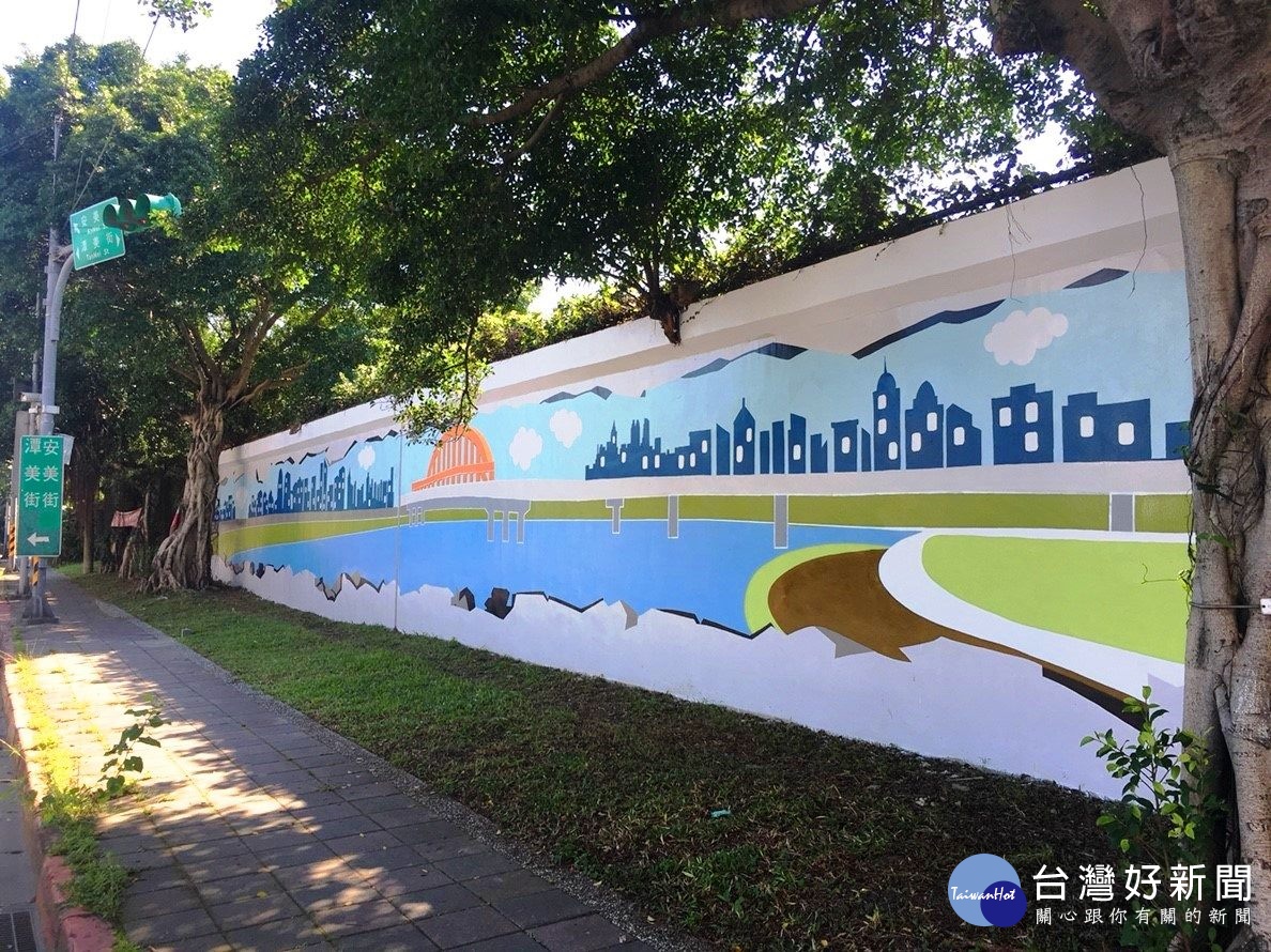 這面堤壁位於潭美街和安美街交叉口堤防上(圖/台北市水利處提供)