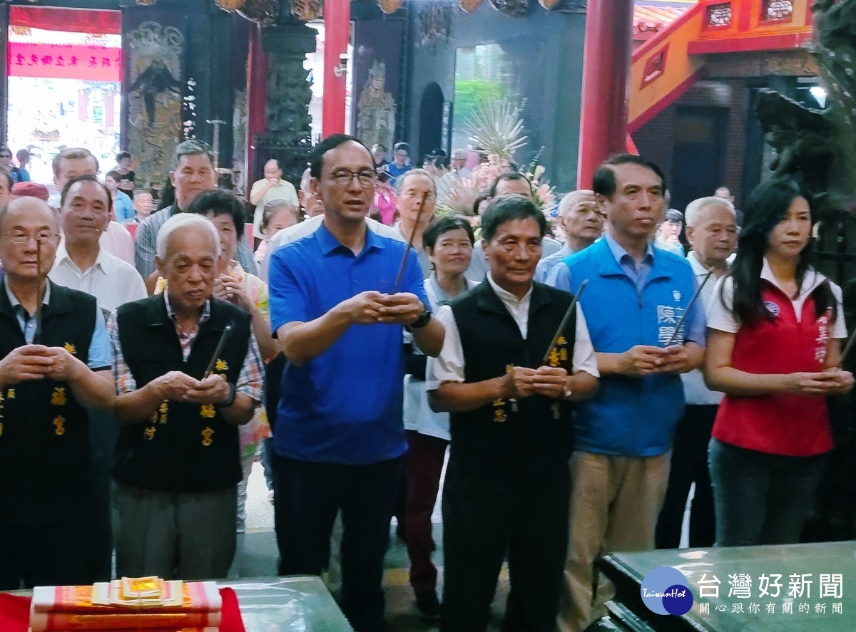 初選最後一天朱立倫參拜景福宮 拜託桃園市民做最強的後盾