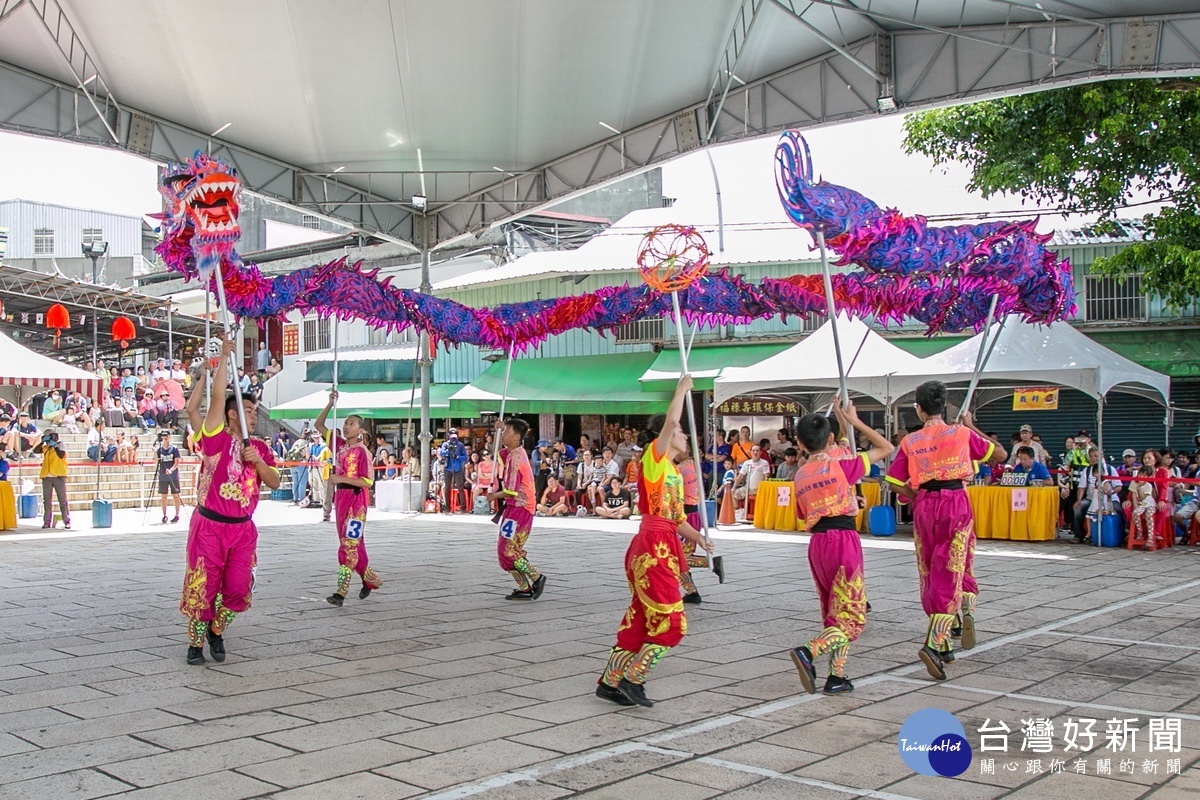 桃園市壽山巖觀音寺舉辦2019年全國舞龍公開賽，吸引眾多高手參加。