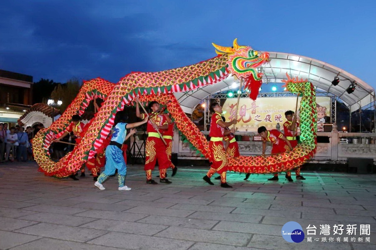 壽山巖觀音寺舉辦觀音之夜,活動中邀請知名文化團體進行精彩表演。
