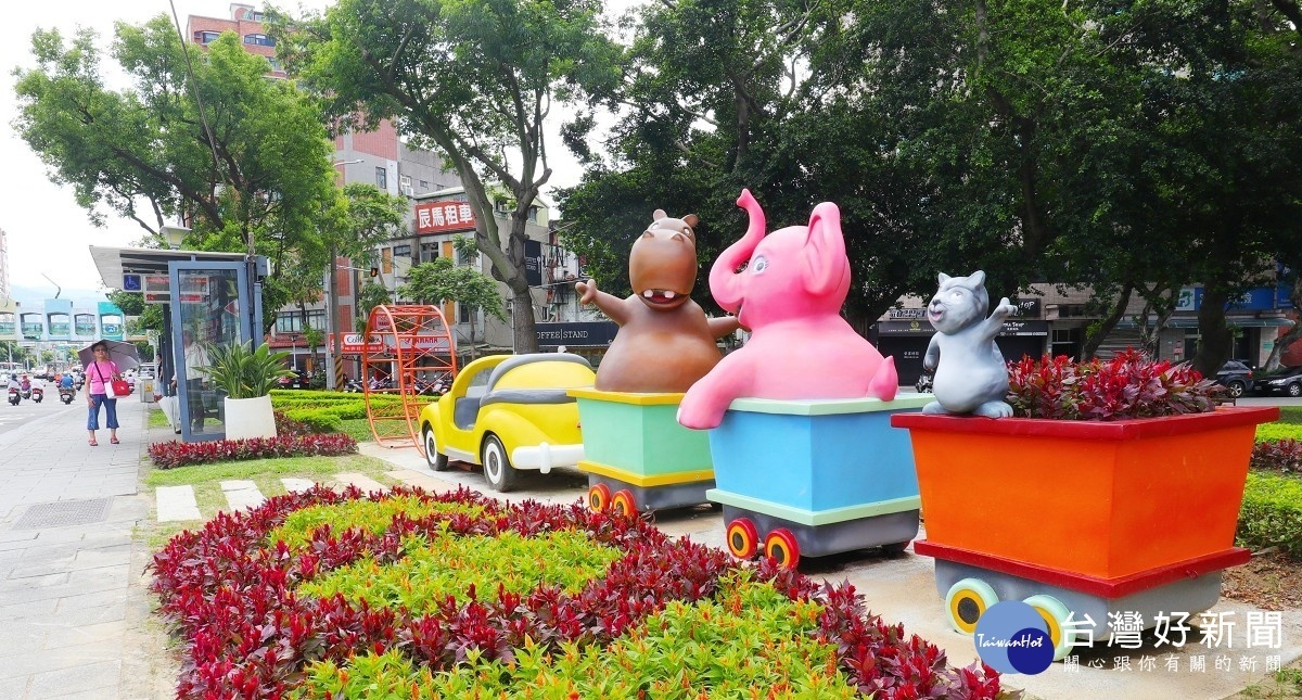 士林區中正路及承德路交叉口道路綠美化現況（圖／台北市公園處提供）