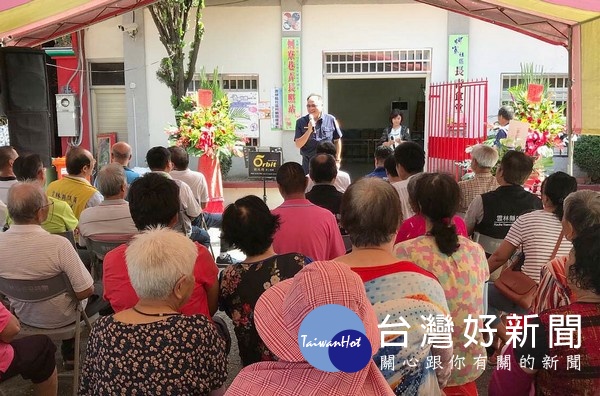 北港分局長王立德為推動社區警政理念,前往長青食堂實施交通及犯罪預防宣導,獲得廣大迴響。