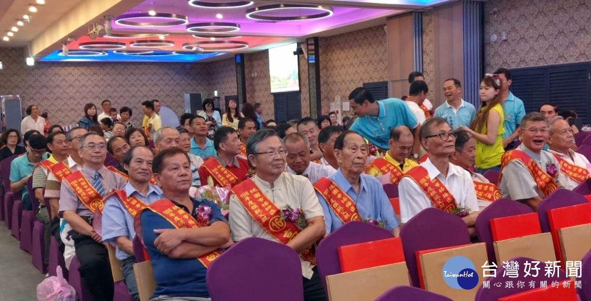 楊梅區公所為了感謝辛勞的父親，舉辦「桃園市楊梅區108年度模範父親表揚大會」。