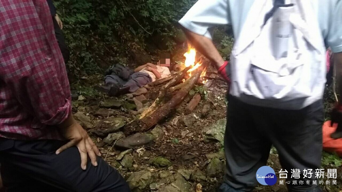 卓姓獵人跌落山谷,幸警救援。