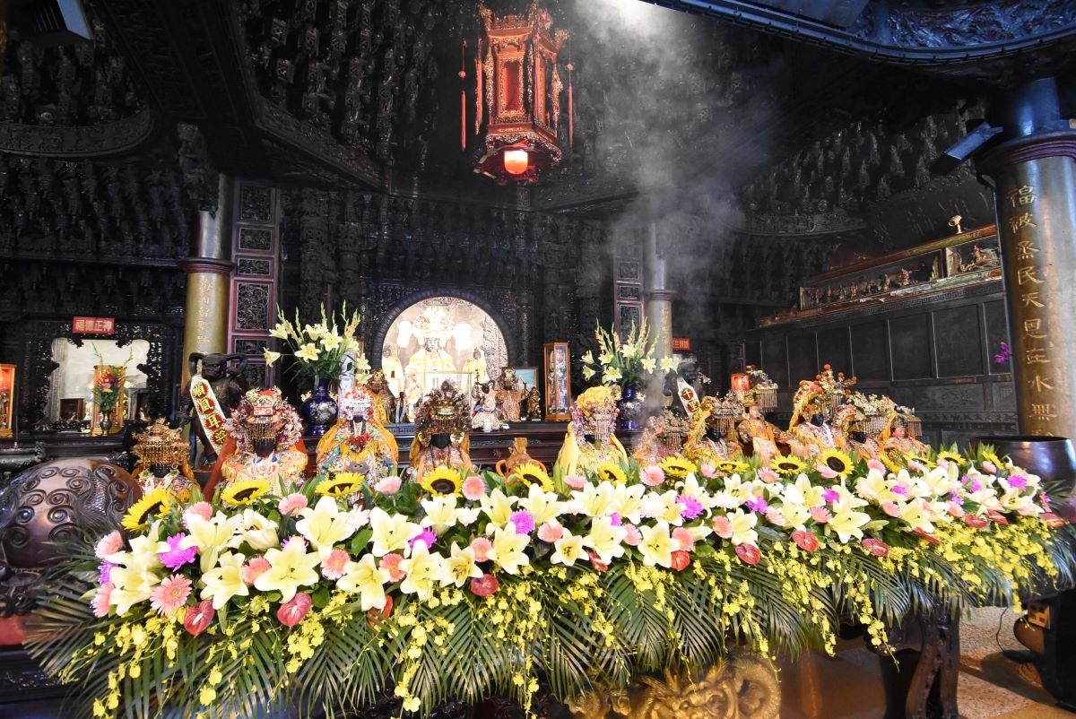 媽祖祈福文化節擲爐主求好日，12友宮媽祖神尊。