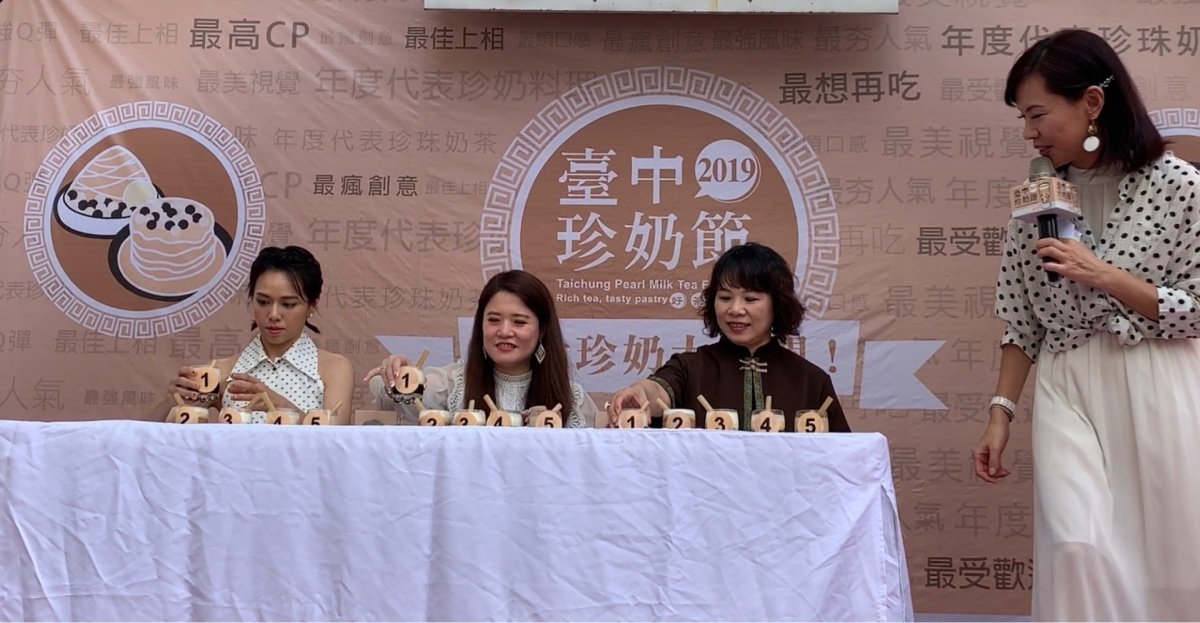 知名藝人夏于喬(左)也到場為活動宣傳