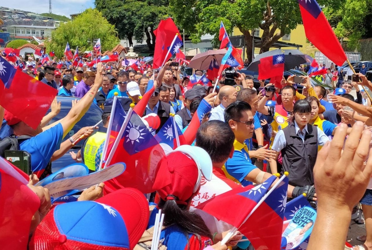 興仁公園三萬人簇擁 韓國瑜籲用選票翻轉貧窮