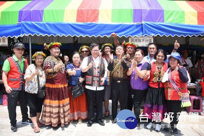 桃園市長鄭文燦，出席「108年度桃園市楊梅區原住民族豐年祭活動」。